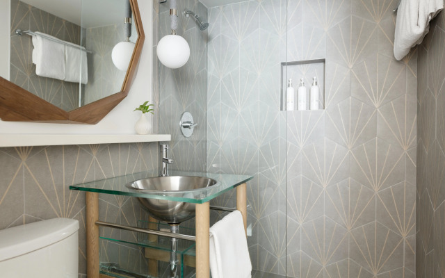 Kimpton Surfcomber Hotel by IHG