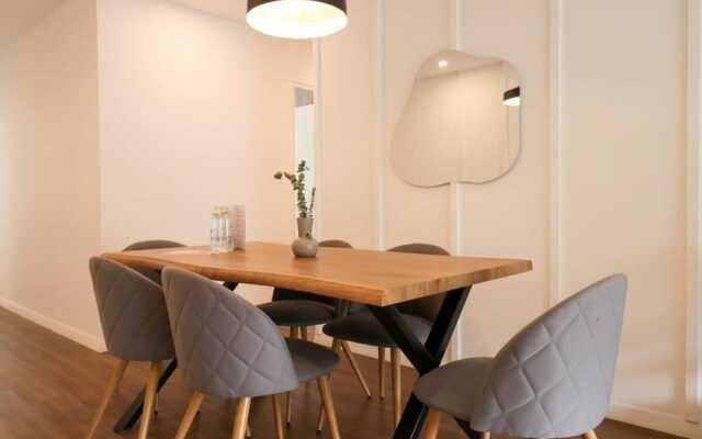 w Fantastic 2BR With Balcony in Miraflores
