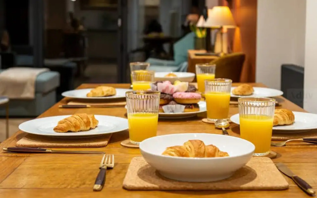 Modern Margate Maisonette Close to Beach by Adliv