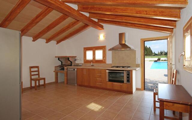 Modern Holiday Home With Private Swimming Pool