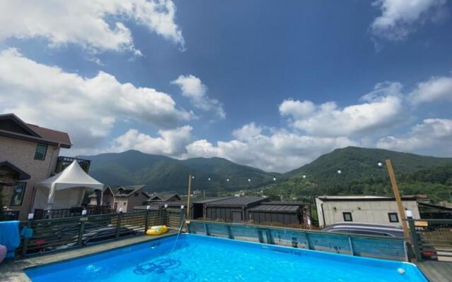 Gapyeong Cheongpyeong Montmartre Pension