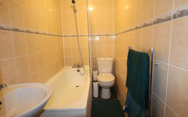 Large Studio Flat - Dartford Town Centre