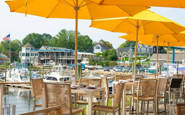 The Boathouse Waterfront Hotel & Marina