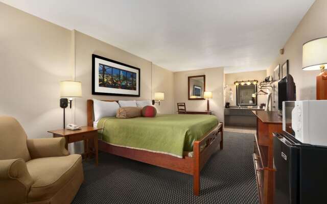 Travelodge by Wyndham New Orleans West Harvey Hotel