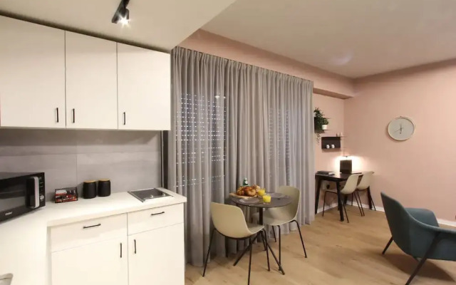 1 BR Apt TLV TAU by Sea N' Rent
