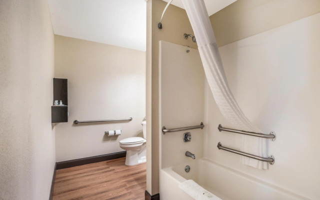 Quality Inn & Suites Augusta Fort Gordon Area