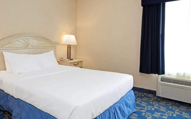 Days Inn by Wyndham East Windsor/Hightstown