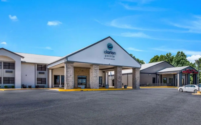 Clarion Pointe Marshall