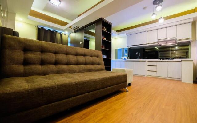 Spacious Studio Room at Green Pramuka Apartment