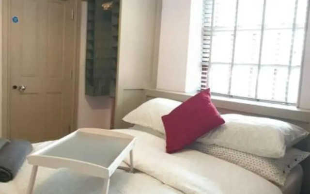 Turner - En-suite Room in Canalside Guesthouse