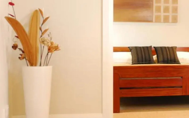 404 Trafalgar Apartments