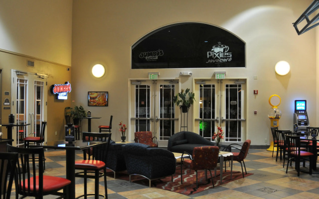 Clarion Suites Maingate