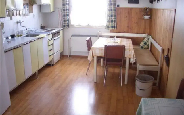 Apartment Pavla With 3 Bedrooms and 1 Bathrooms
