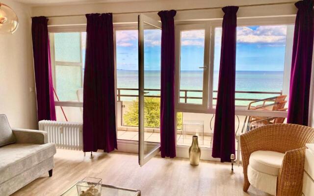 Studio-Apartment mit Panorama-Meerblick und direkter Strandlage in Scharbeutz