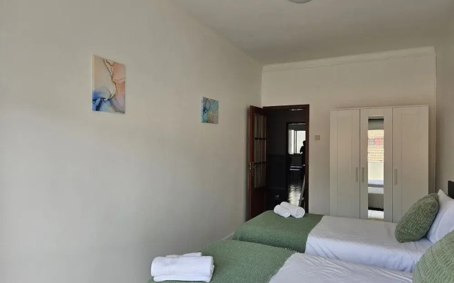 Light Spacious Almada Apartment