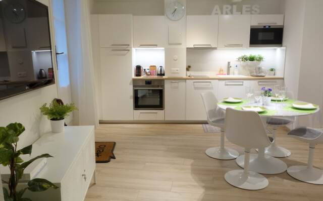 Arles Getaway - La Suite Arlésienne