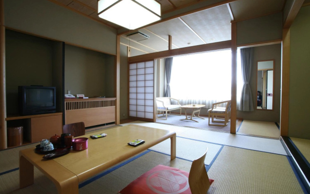 Sakaeya Hotel – Guest Rooms – Tendo