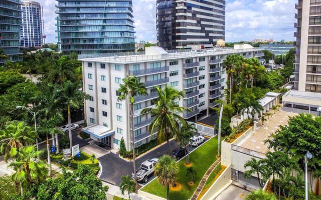 Spacious Apartment with Marina Views