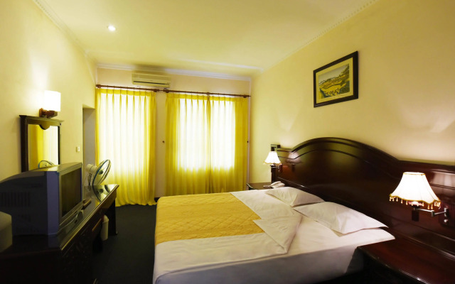 Gieng Ngoc Hotel