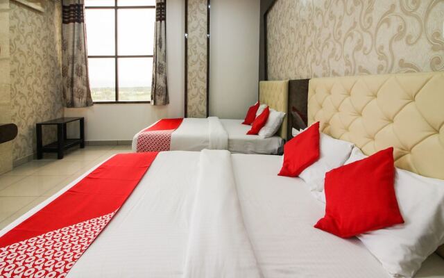 OYO 15136 Nisarga Lodge