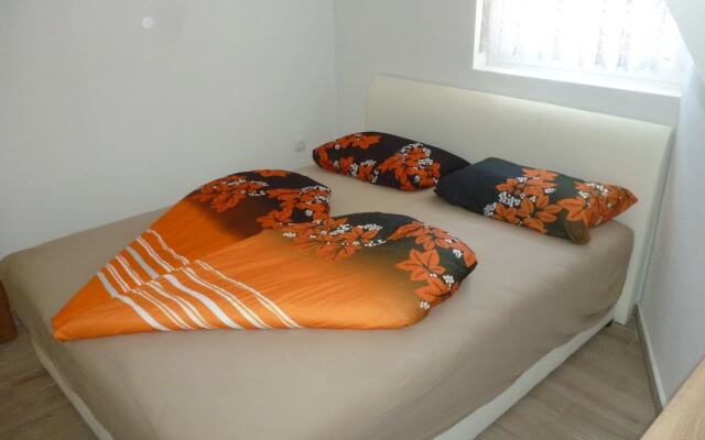 Apartments Tisa With Seaview