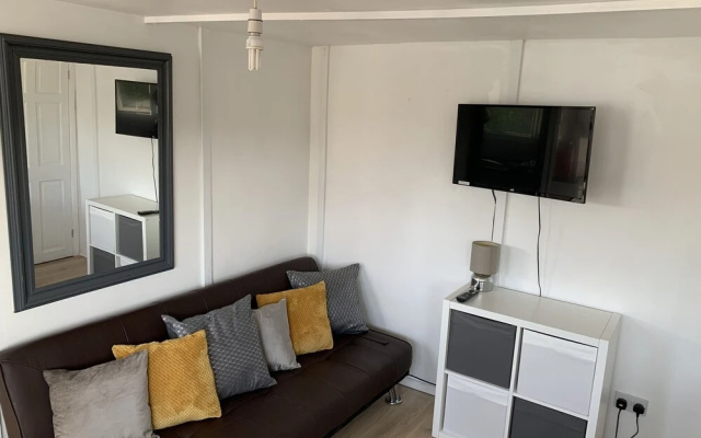 Cosy and Comfortable 2bed Chalet in Leysdown, Kent