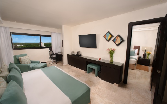 Smart Cancun The Urban Oasis