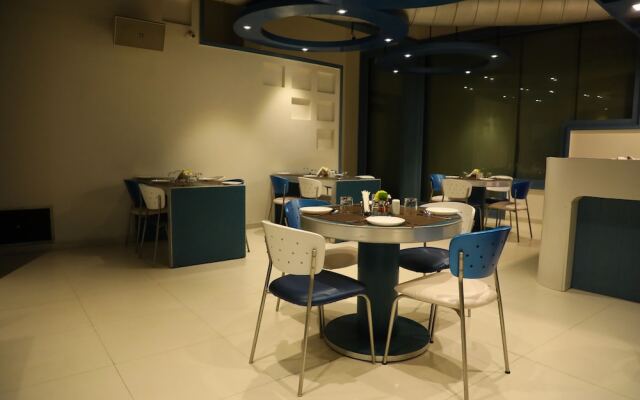 Neel's City Resort