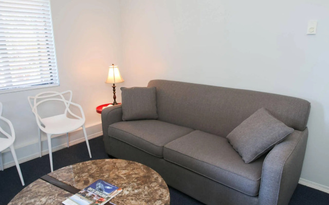 Duffin Cove Oceanfront Lodging