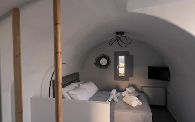 Uranides Luxury Suites