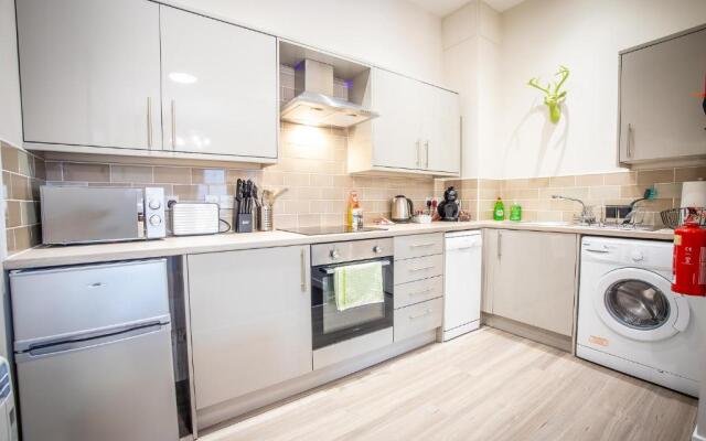 Douglas House Apartments