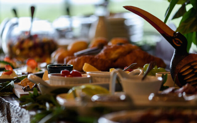 Khaya Ndlovu Safari Manor