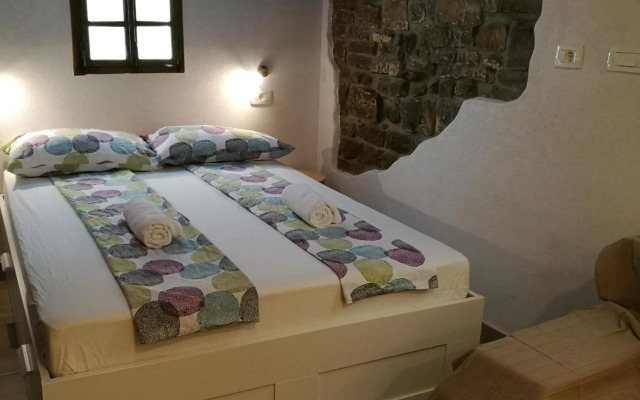 Traditional Piran studio