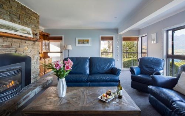 Matterhorn Chalet – Guest Rooms – Queenstown