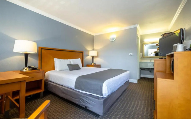 SOMA Park Inn – Civic Center