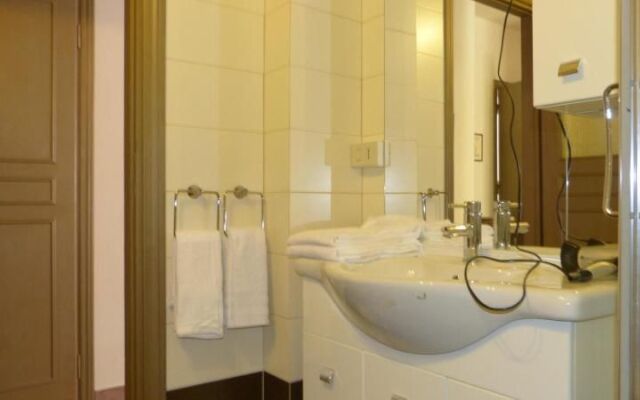 Airport Pisa Rooms