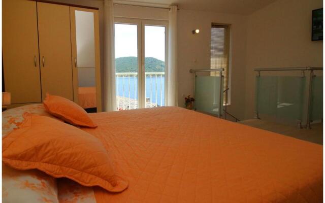 Apartment Karmela