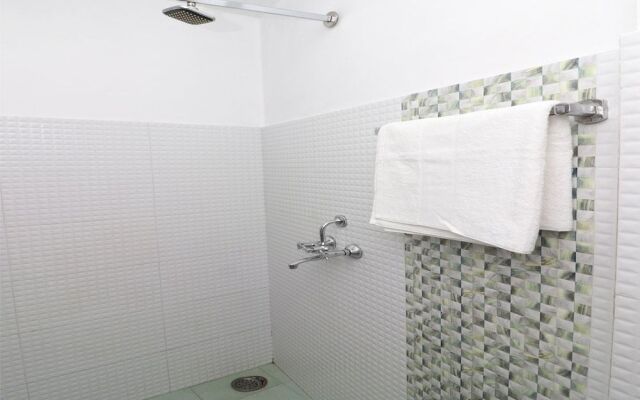 OYO 12062 Paras Guest House