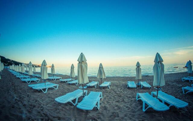 Destination Bulgaria 2000 Summer Private Apartments Crown, Imperial, Panorama