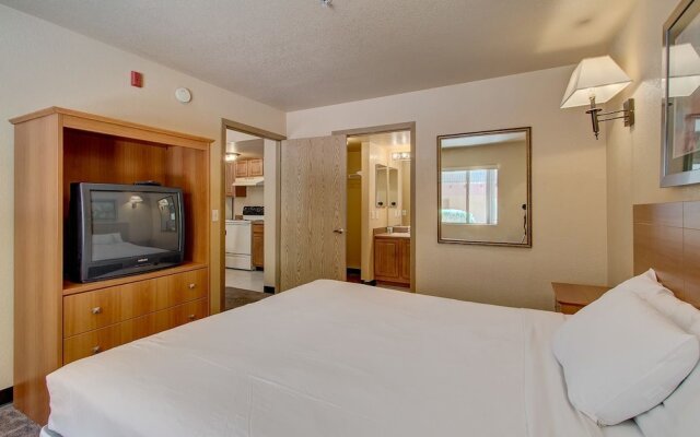 Emerald Suites South