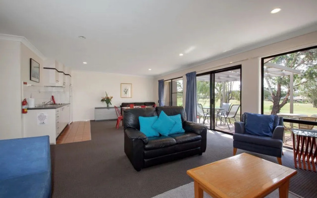 Condo 108 @ Horizons Resort & Golf, stunning course + lake Views