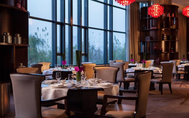 Renaissance Tianjin Lakeview Hotel