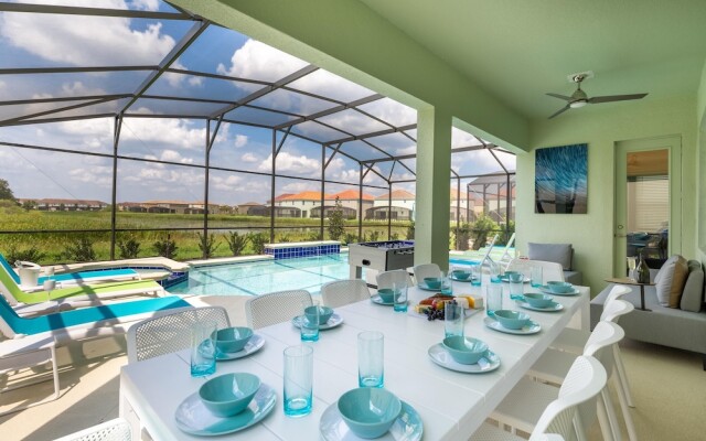 St012v: 10 Bed, Dinosaurs, Minions