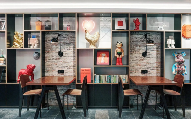 Отель citizenM Paris Champs-Élysées