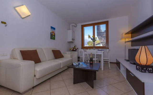 Fontana Del Lago Apt. 13