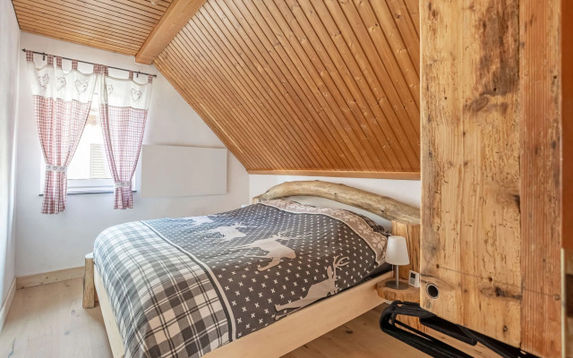 Snug holiday home in Weißbriach with terrace