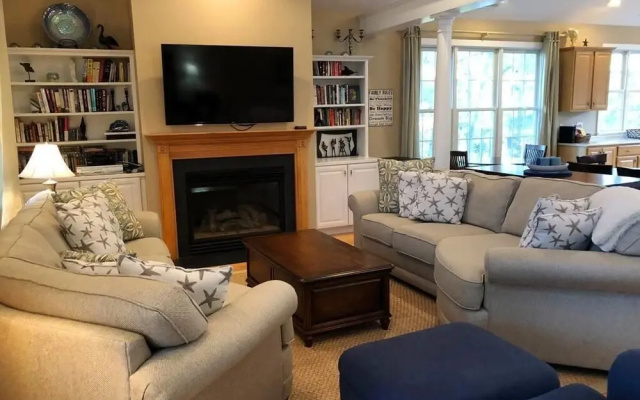 Cardinal Lane 15