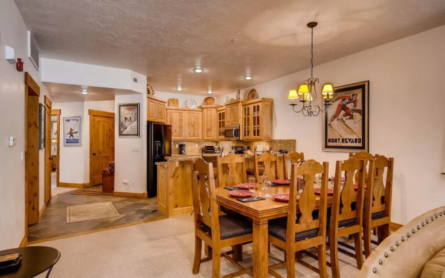 Town Pointe by Park City Lodging