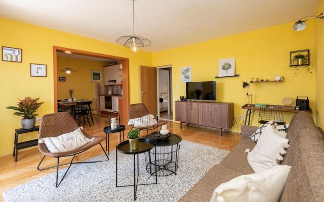 Awesome Apartment in Makarska With 3 Bedrooms and Wifi