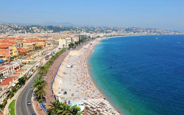 LE FRANCIA II AP4197 By RIVIERA HOLIDAY HOMES